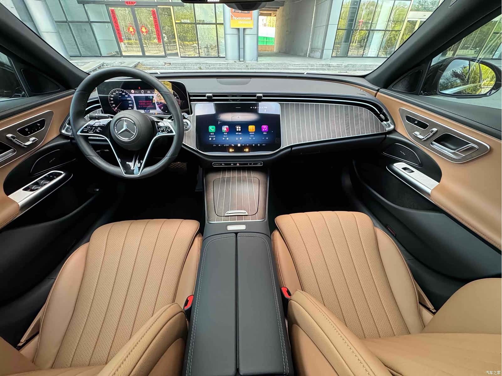 Mercedes-Benz E-Class, 2025 10