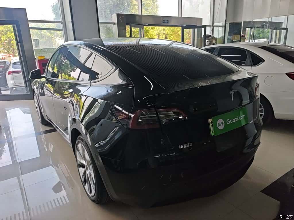 Tesla Model Y, 2023 все фото