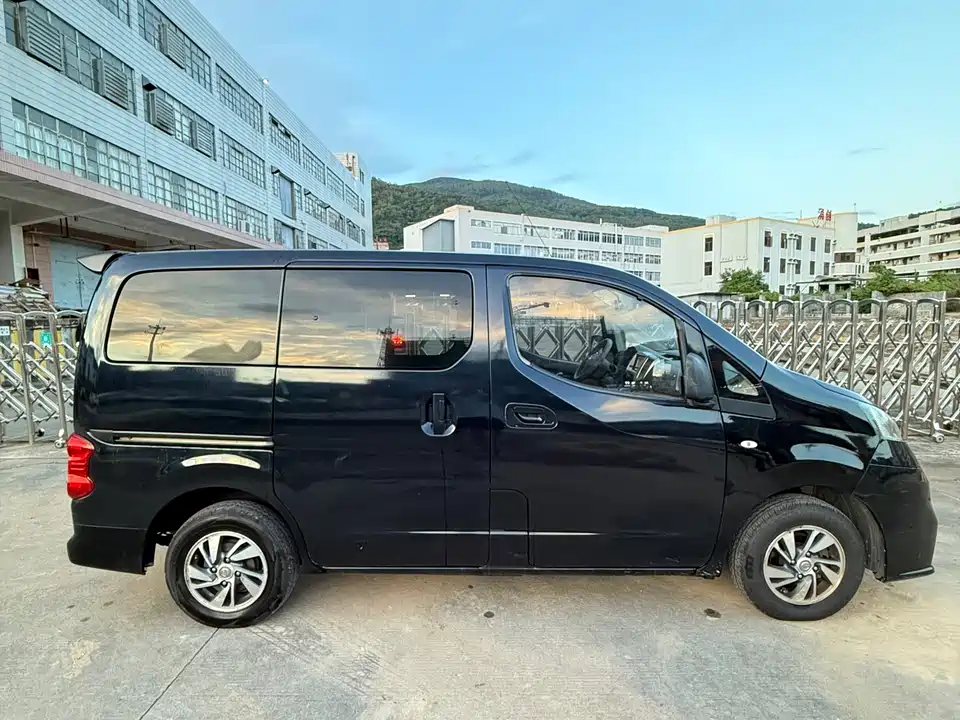 Nissan NV200 Nissan NV200