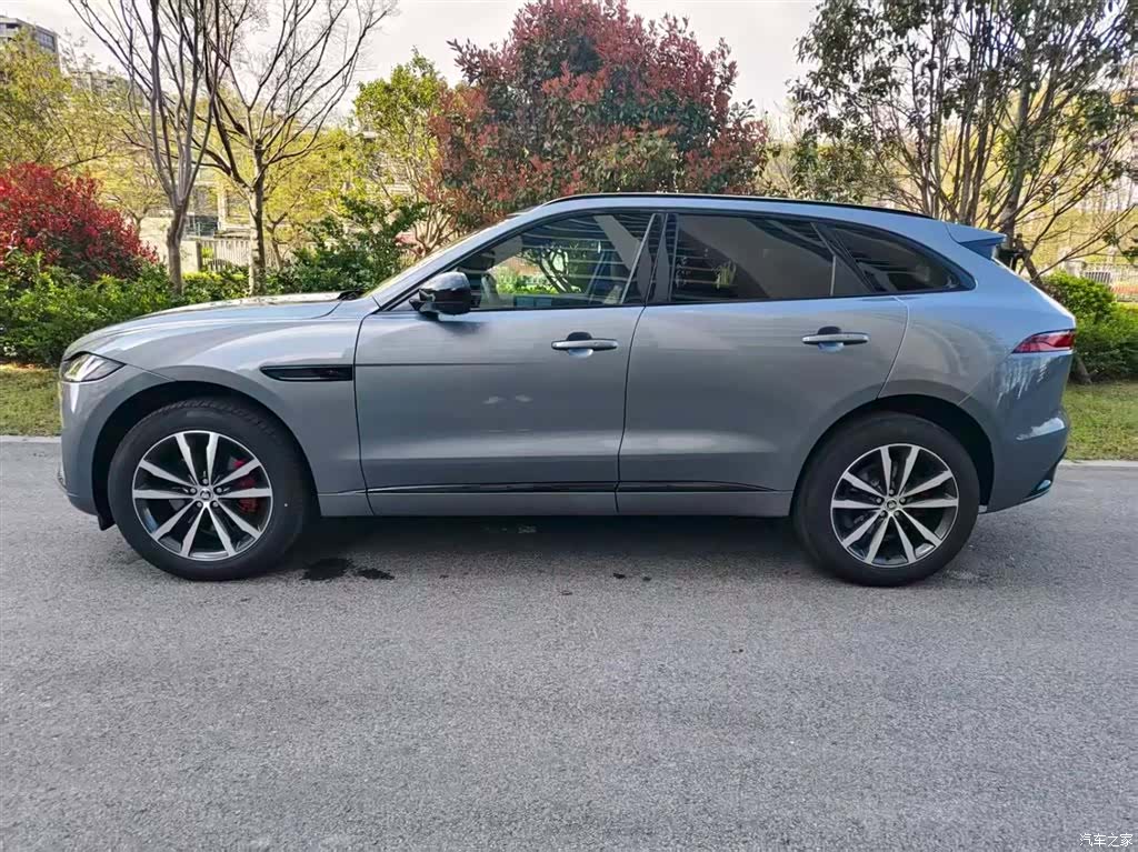 Jaguar F-PACE, 2025 6