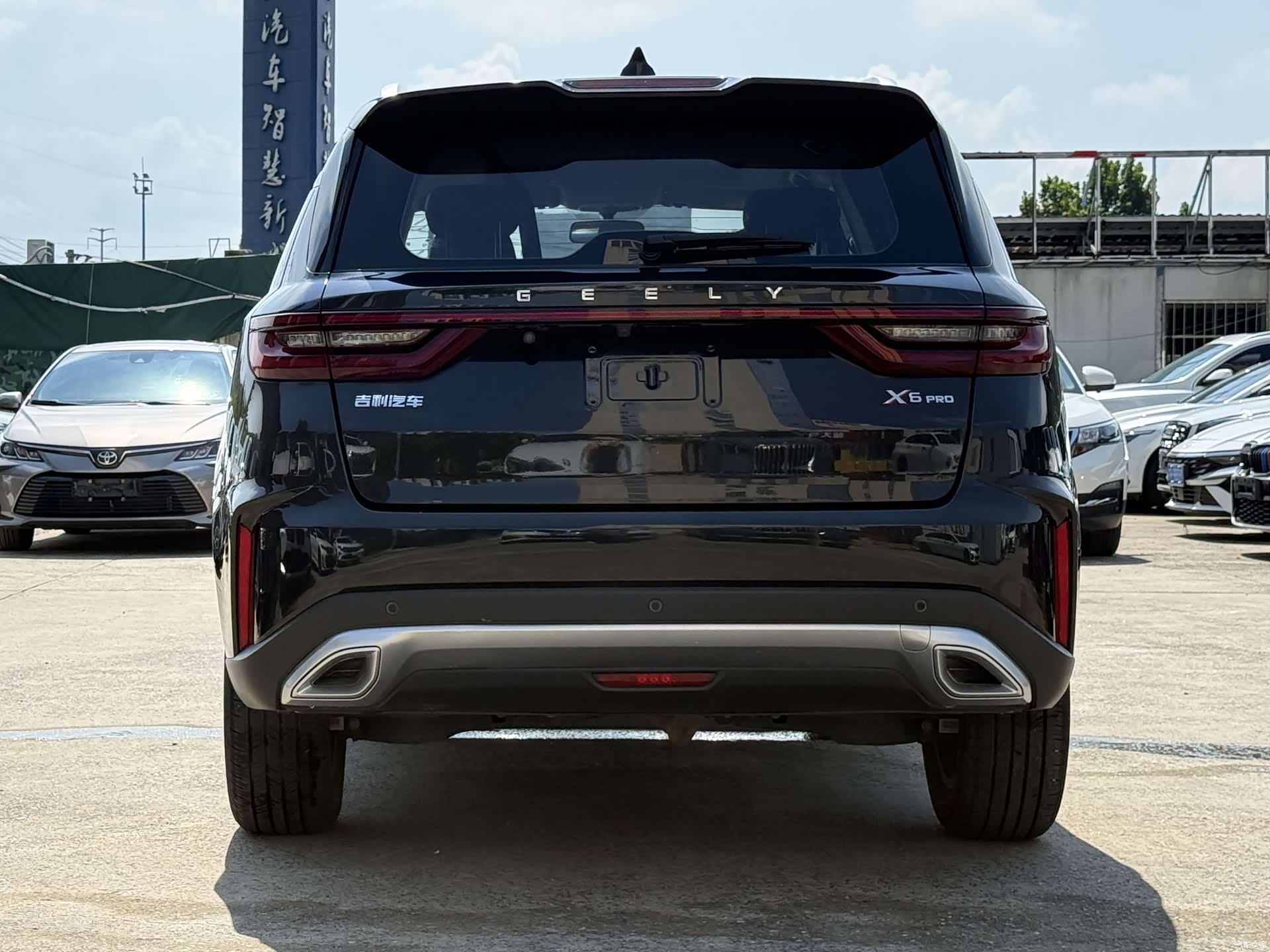 Geely X6, 2022 8