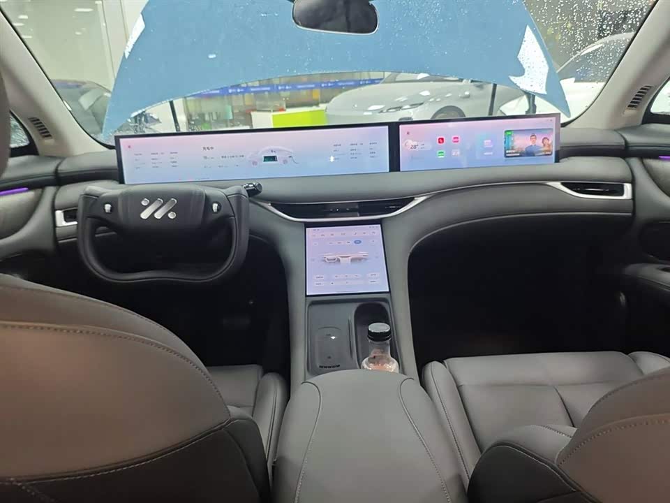 IM Motors Zhiji LS6 IM Motors Zhiji LS6