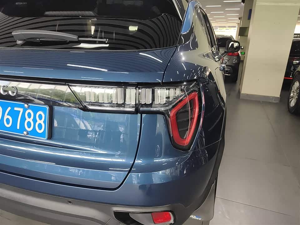 Lynk & Co 01