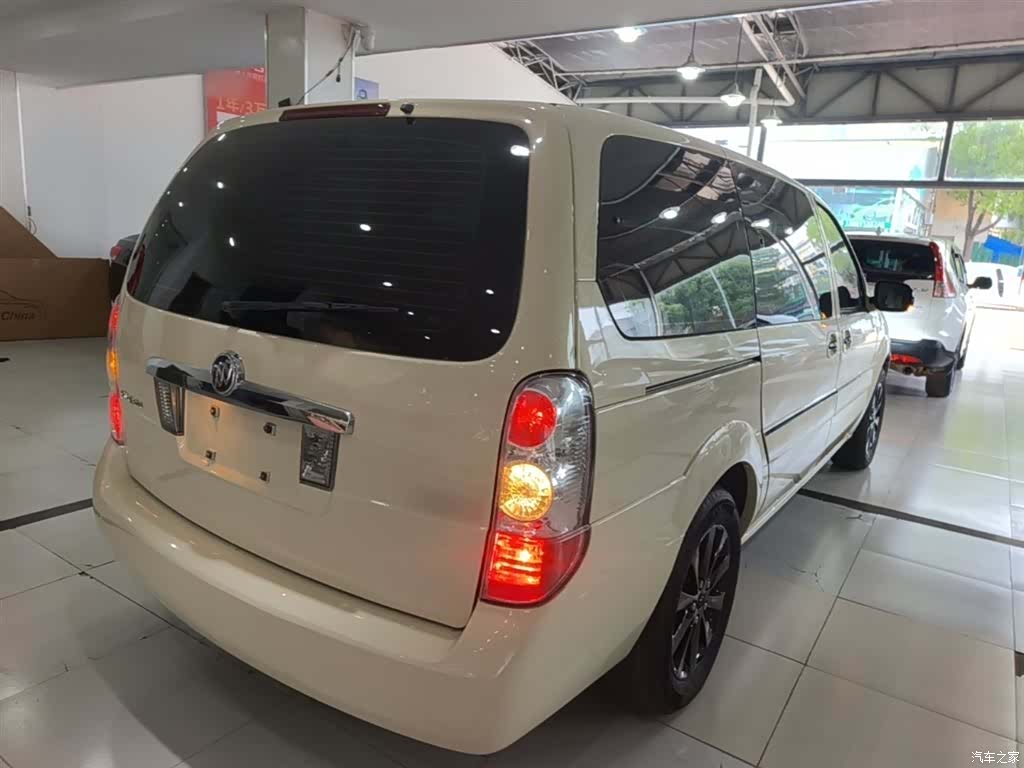 Buick GL8, 2014 7