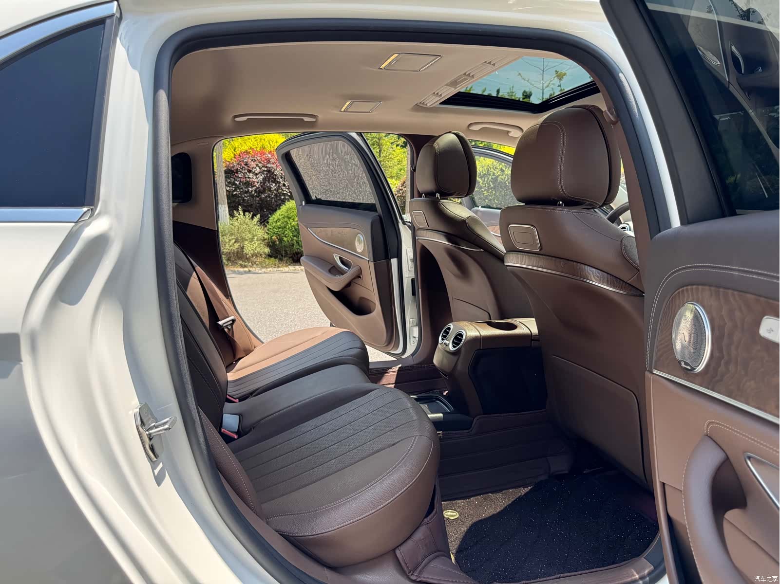 Mercedes-Benz E-Class, 2019 24