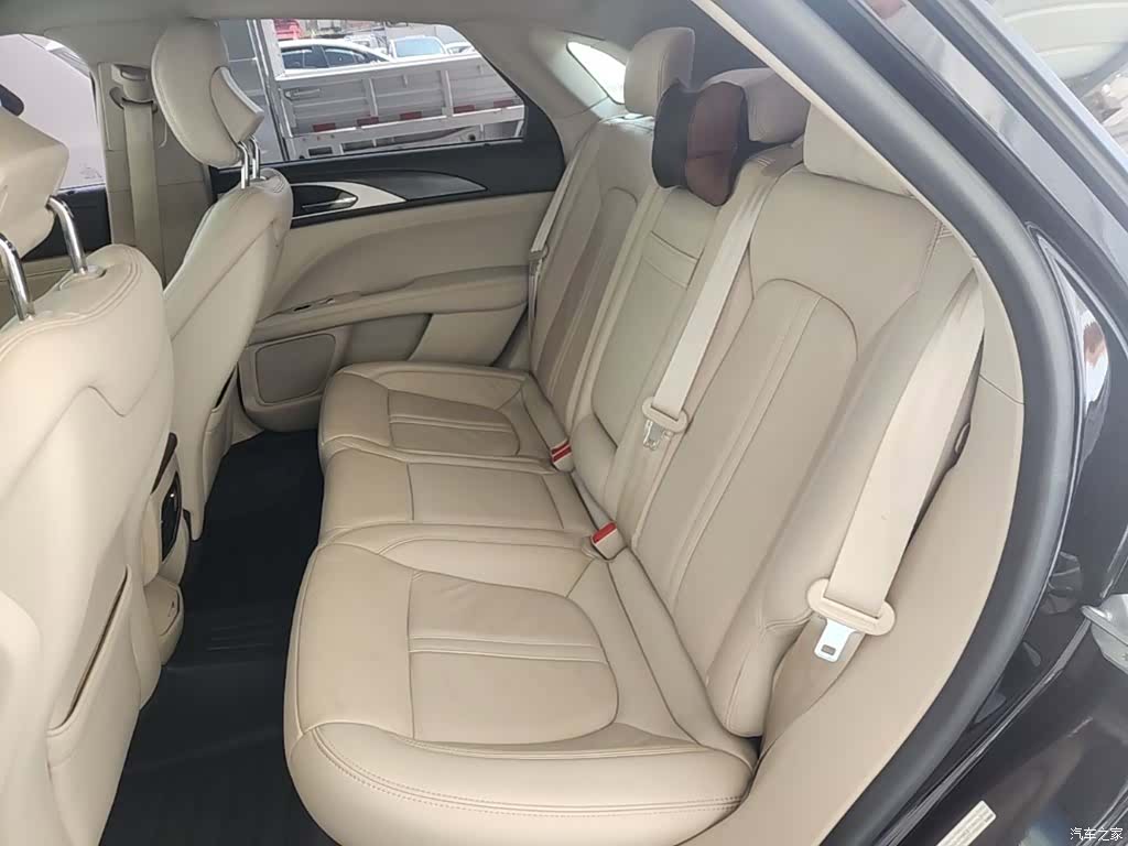 Lincoln MKZ, 2018 17