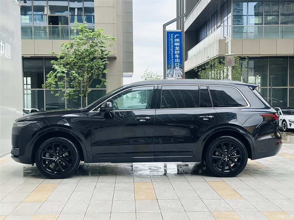 Li Auto ONE, 2023 4