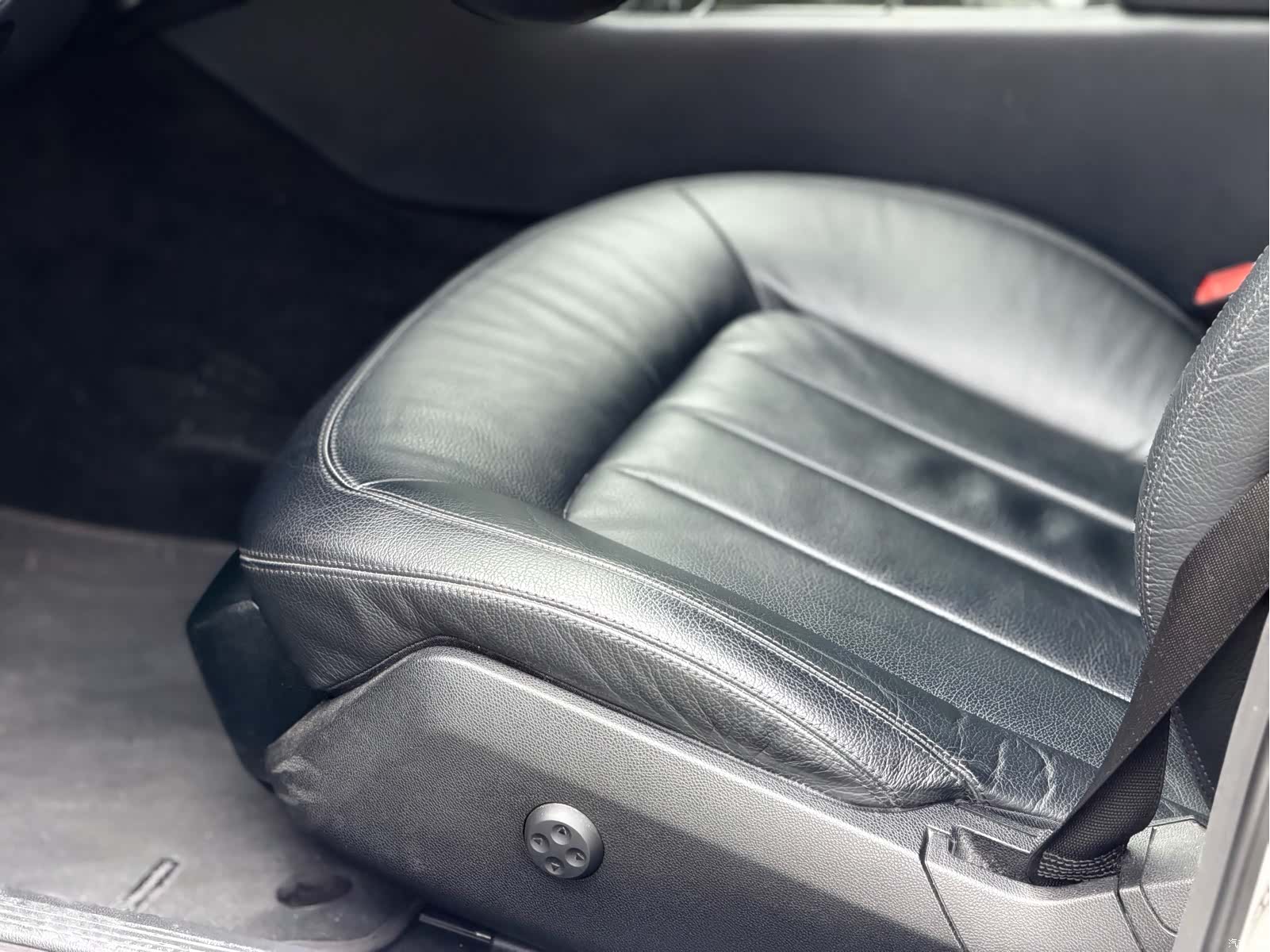 Mercedes-Benz CLS, 2015 6