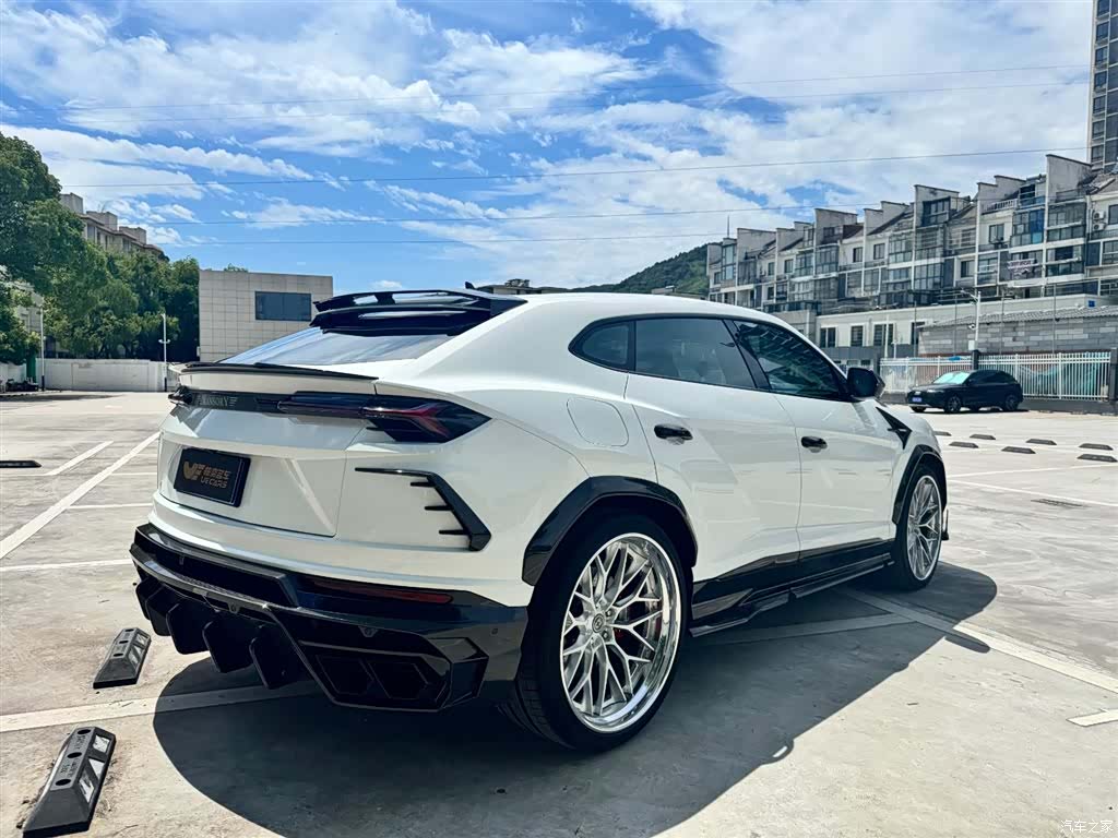 Lamborghini Urus, 2021 4