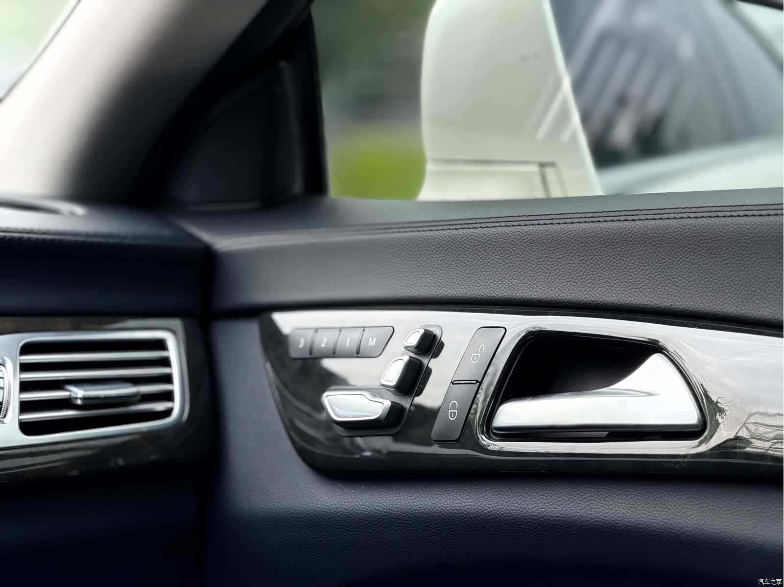 Mercedes-Benz CLS, 2015 13