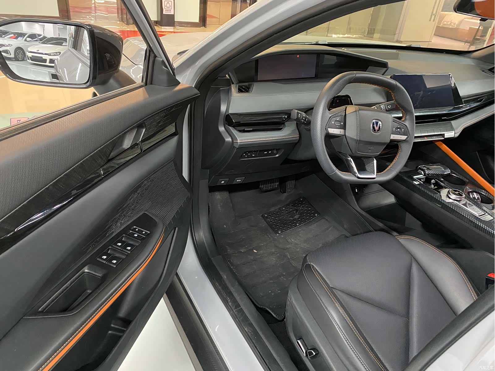 Changan UNI-V, 2023 10