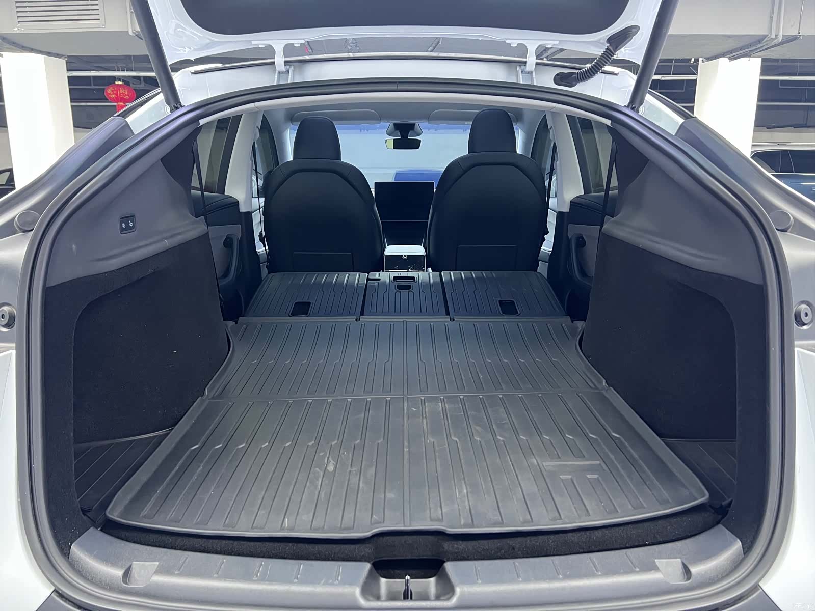 Tesla Model Y, 2025 10