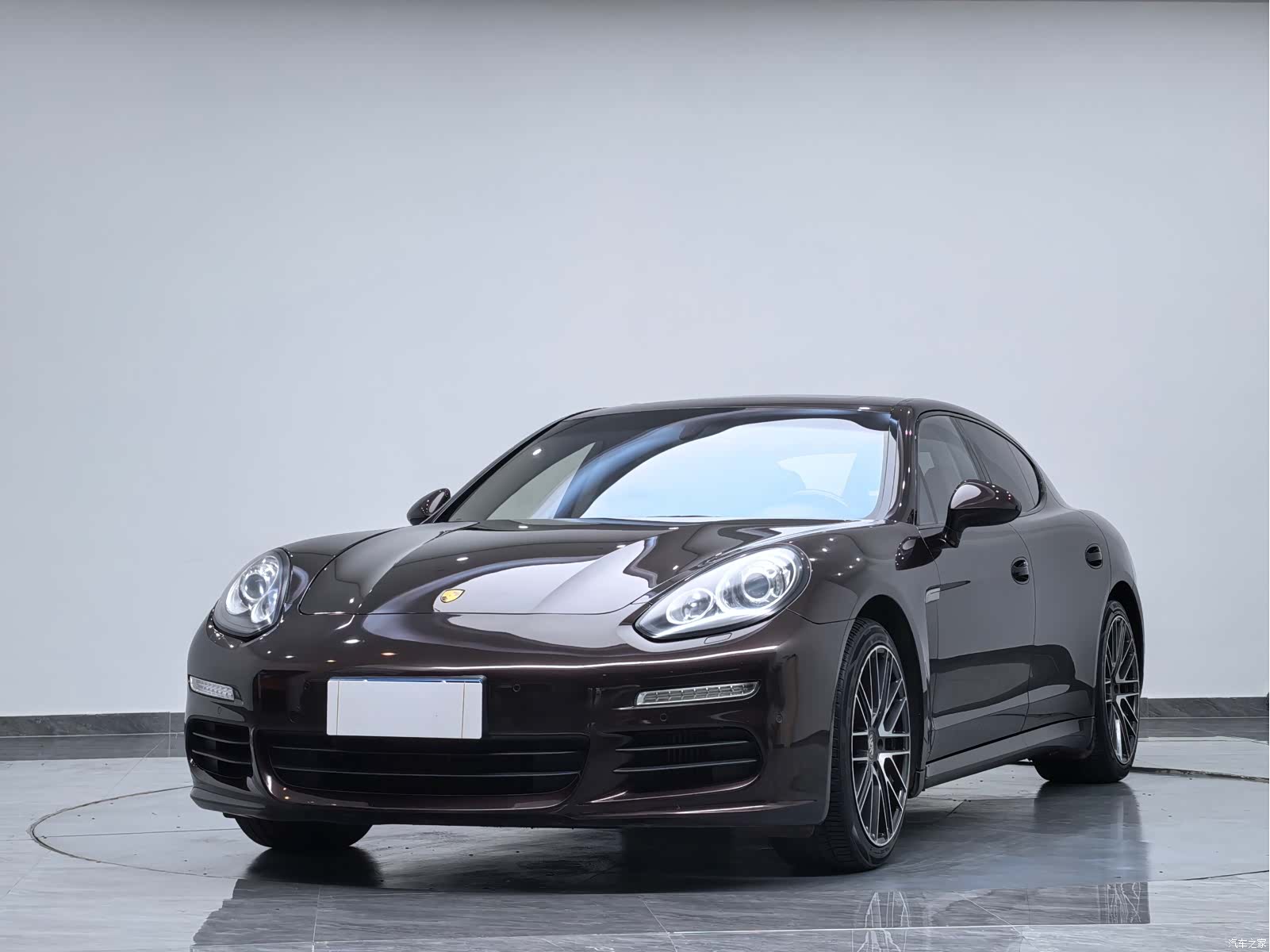 Porsche Panamera, 2016 1