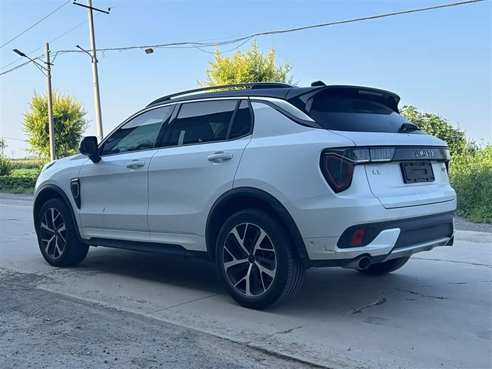 Lynk & Co 01