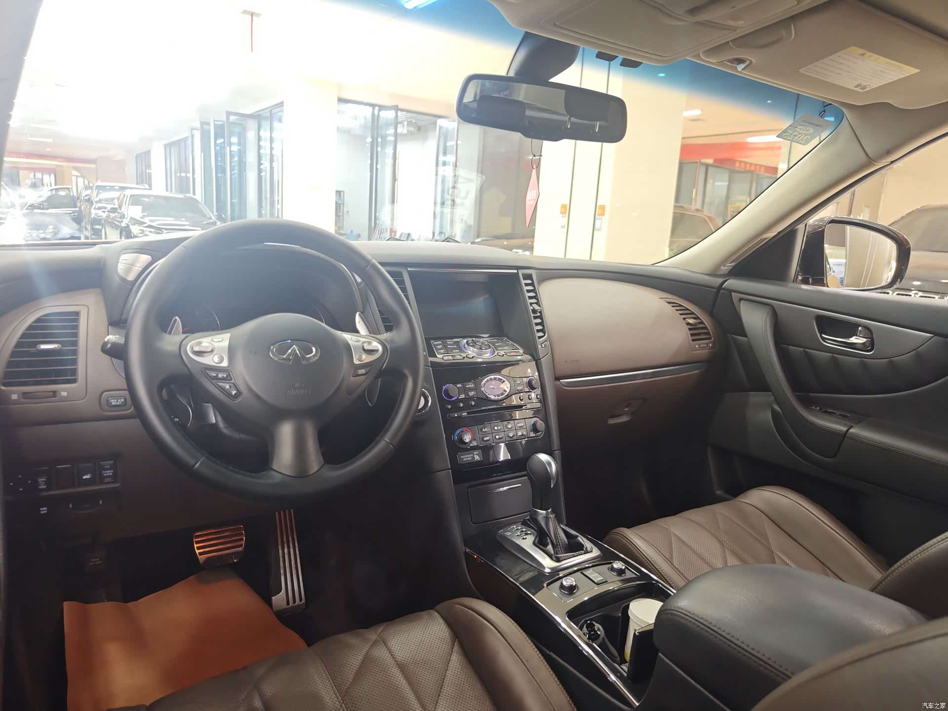 Infiniti FX35, 2013 15
