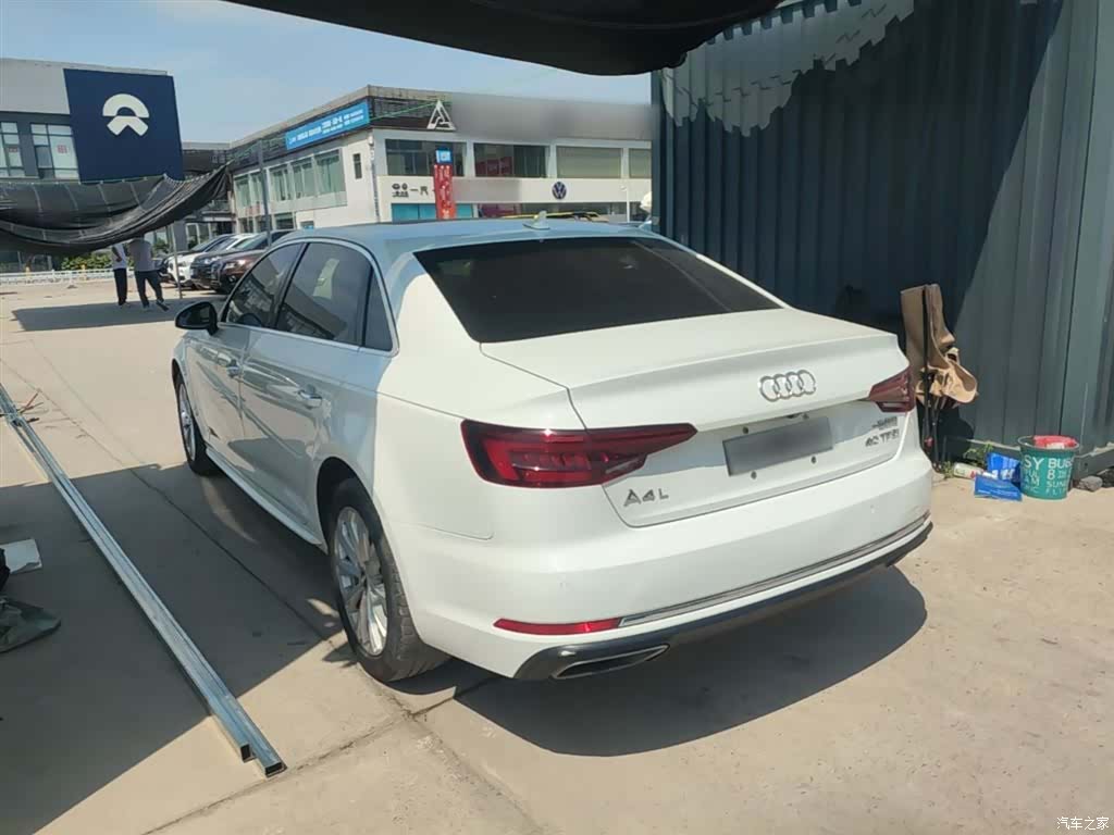 Audi A4L, 2019 все фото