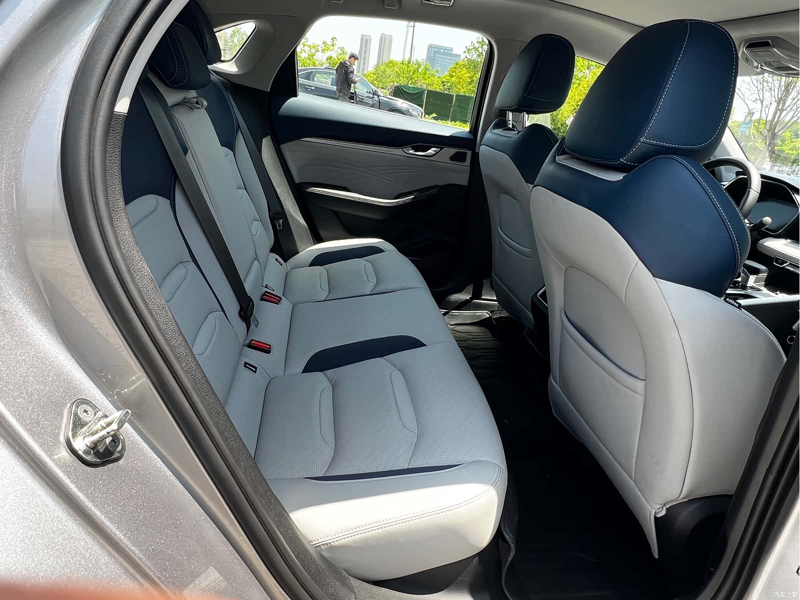 Geely Preface, 2022 13