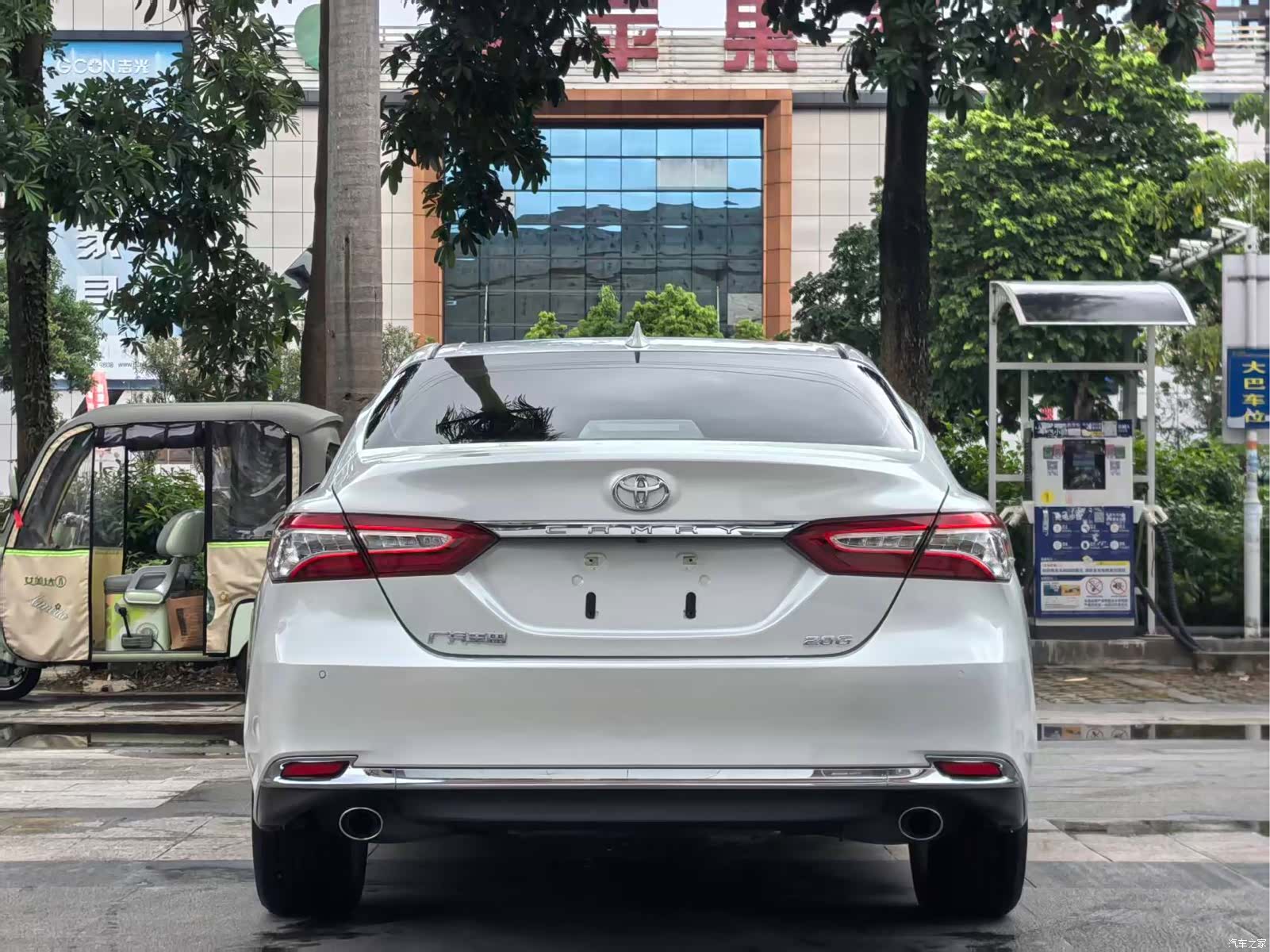 Toyota Camry, 2024 все фото