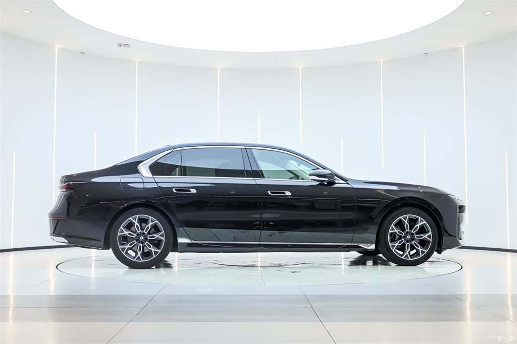 BMW 7 Series, 2024 4