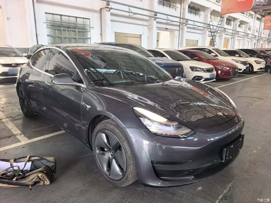 Tesla Model 3, 2019 4