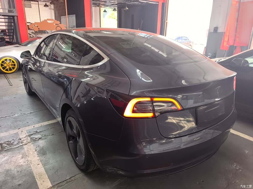 Tesla Model 3, 2019 все фото