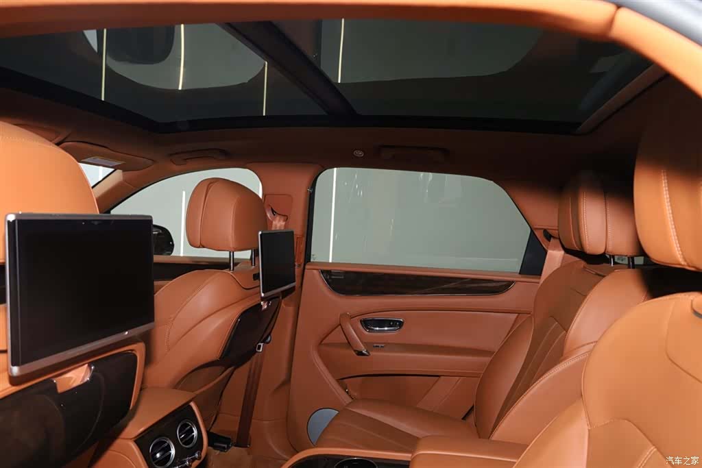 Bentley Bentayga, 2018 22