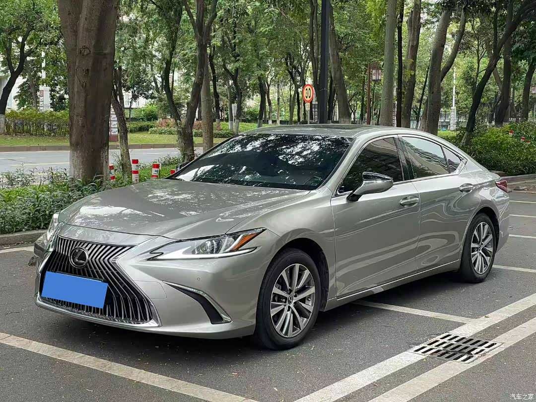 Lexus ES, 2019 1