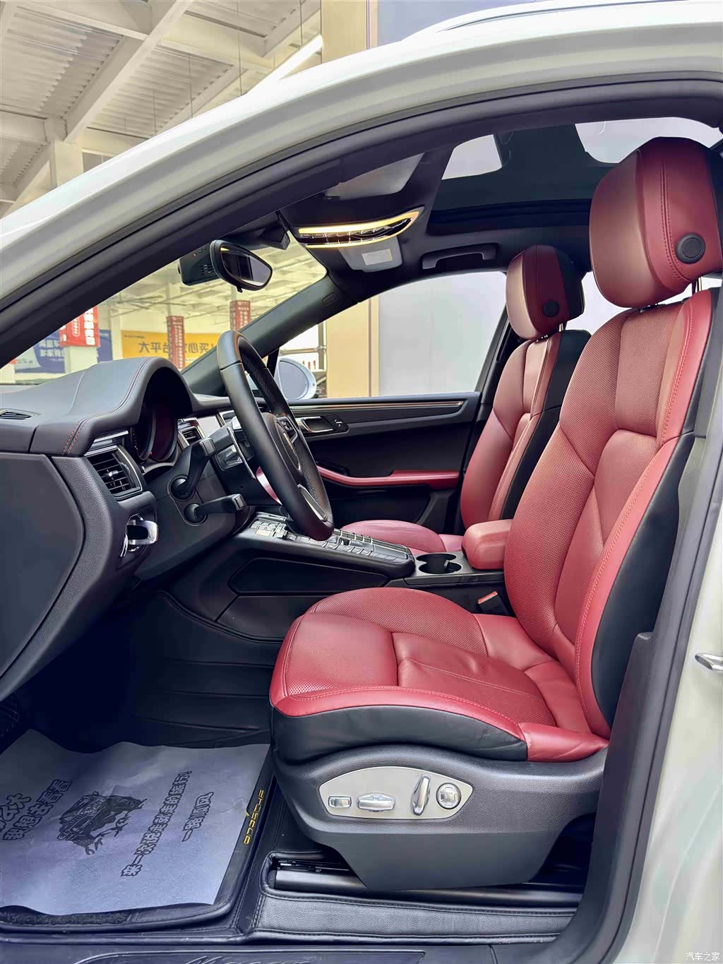 Porsche Macan, 2017 все фото