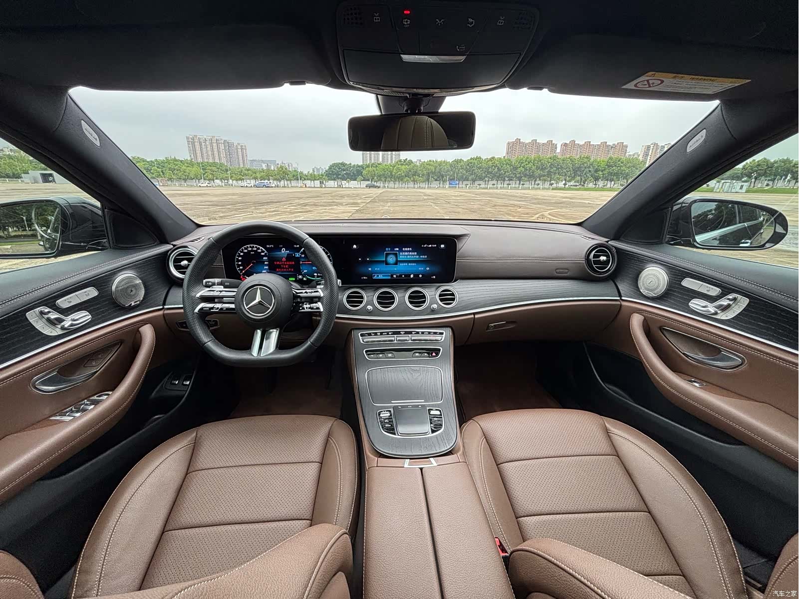 Mercedes-Benz E-Class, 2023 10
