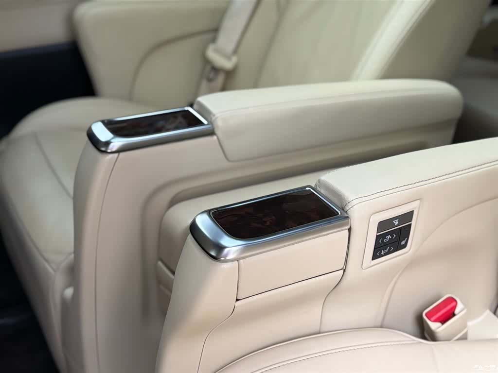 Toyota Alphard, 2019 8