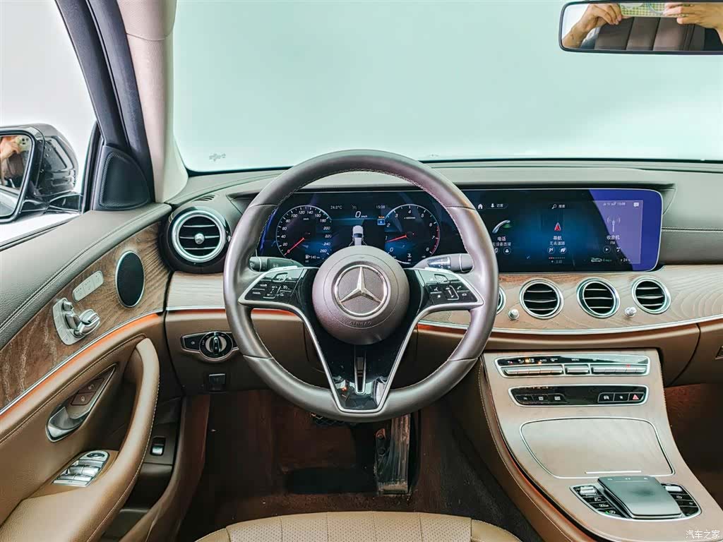 Mercedes-Benz E-Class, 2023 17