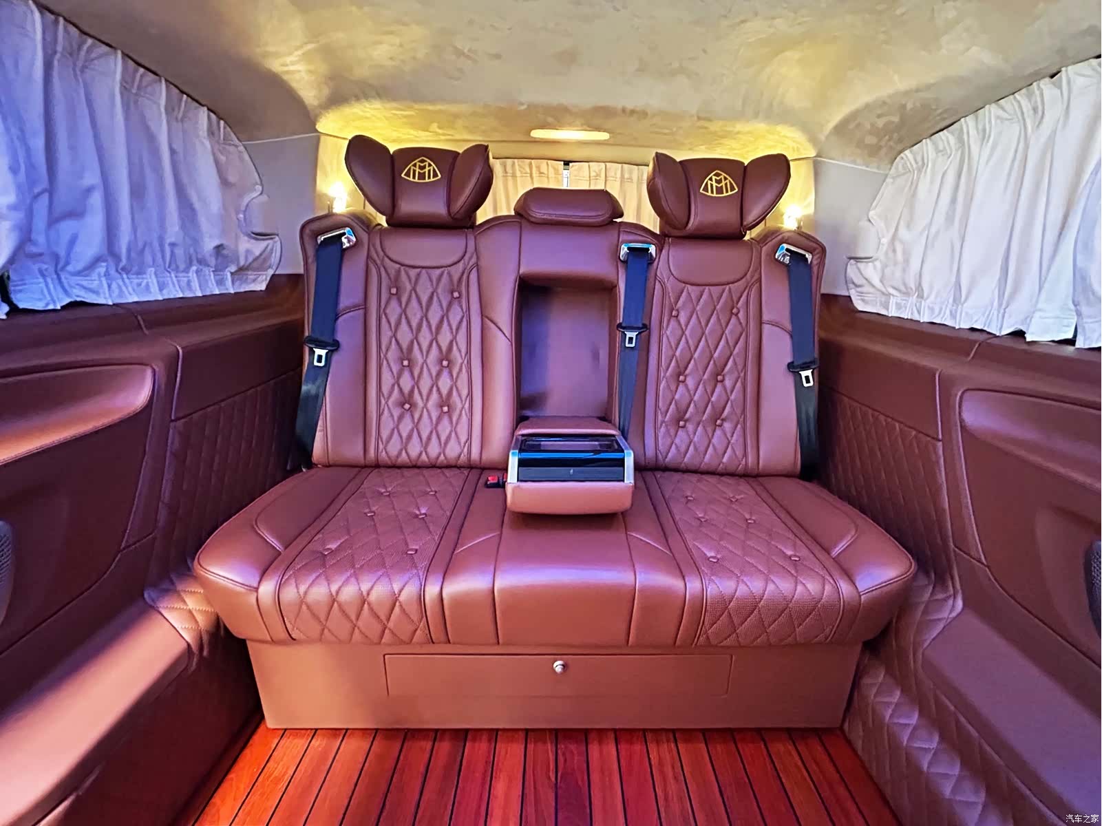 Mercedes-Benz VI, 2020 15