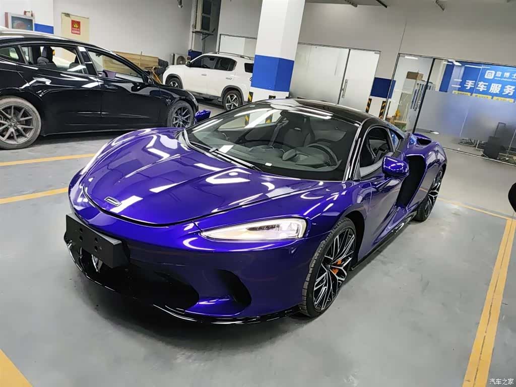 McLaren GT