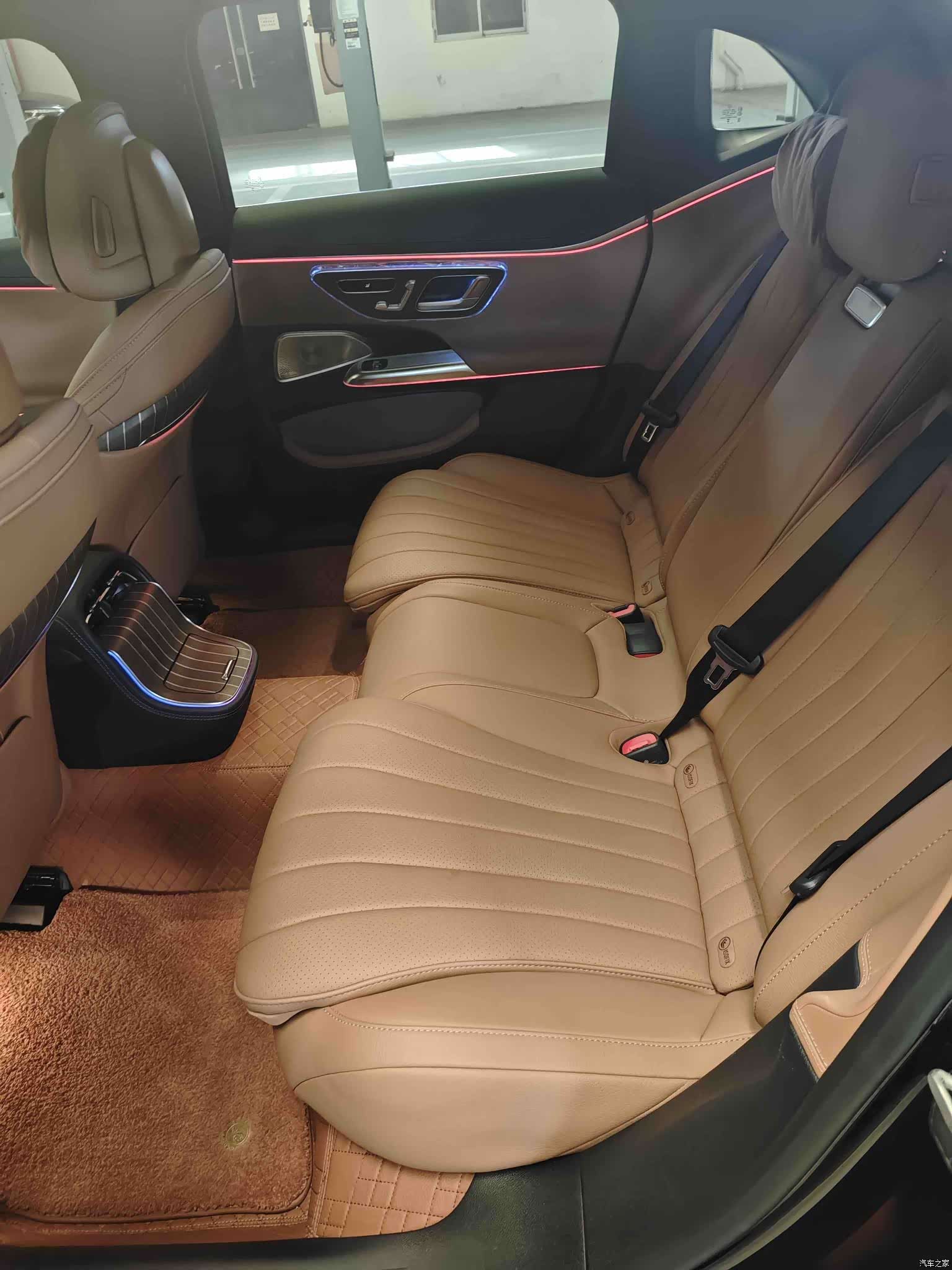 Mercedes-Benz E-Class, 2025 3