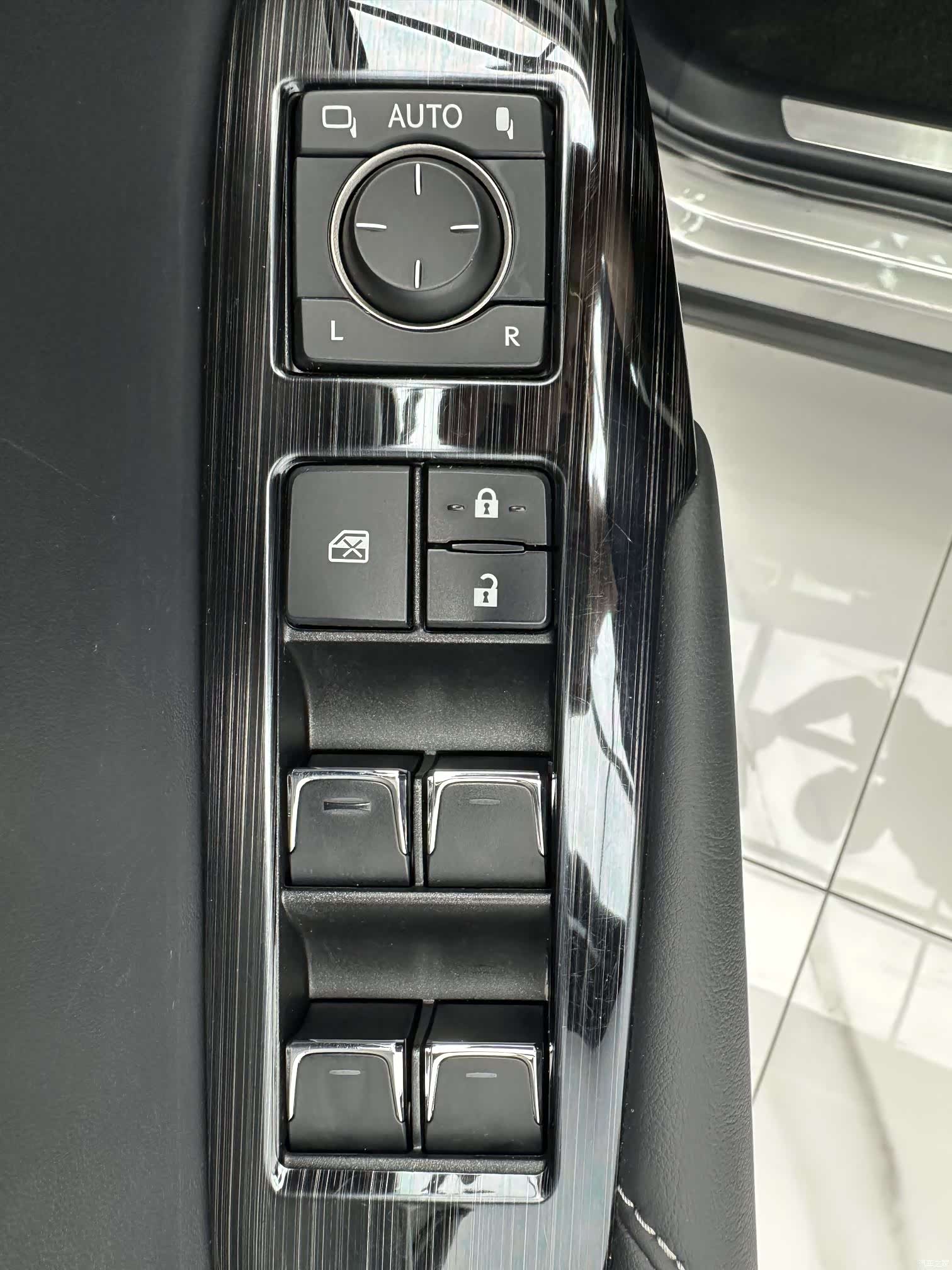 Lexus NX, 2021 11