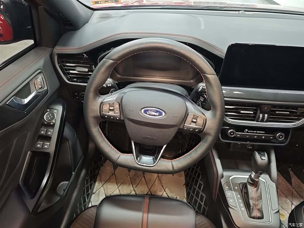 Ford Focus, 2023 11