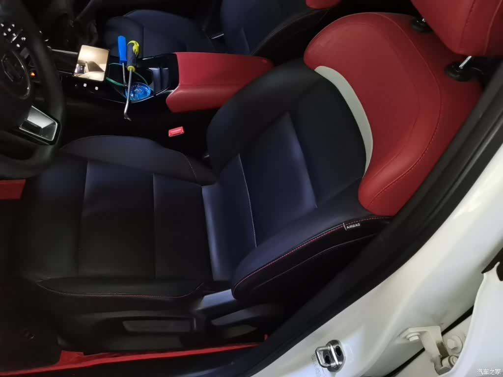 MG MG5, 2022 15