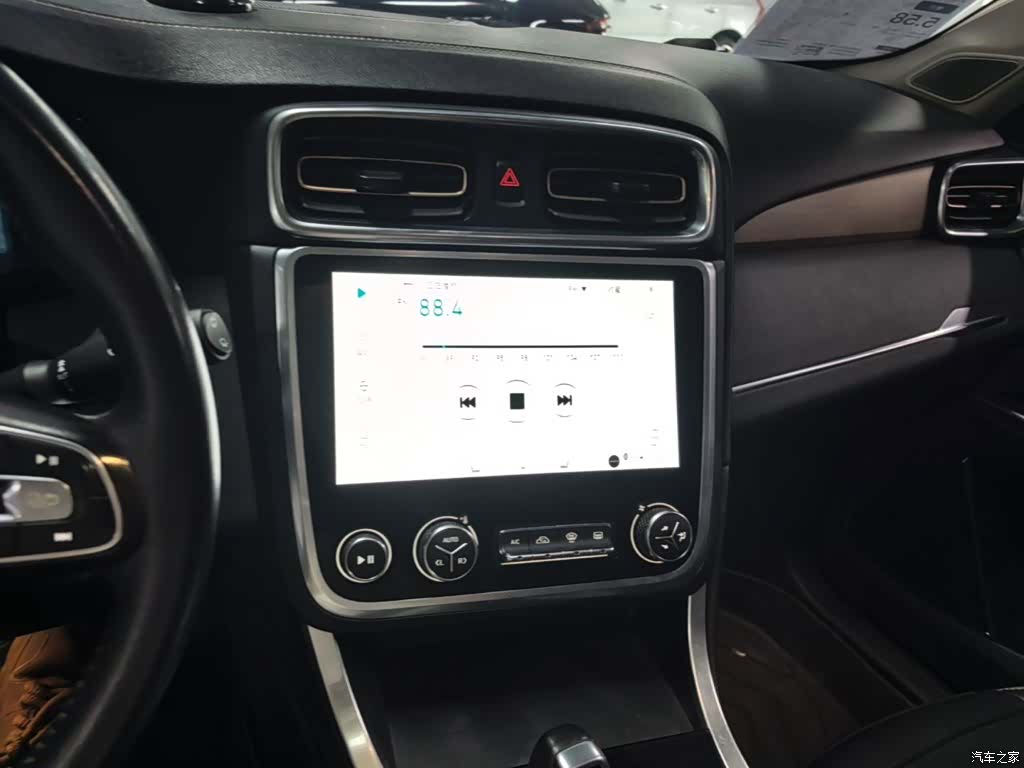 Lynk & Co 01, 2019 13