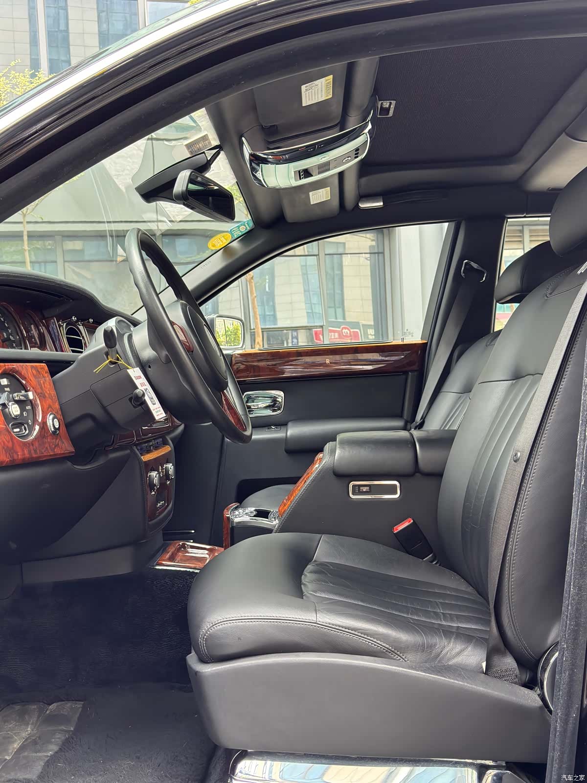 Rolls-Royce Phantom, 2010 все фото