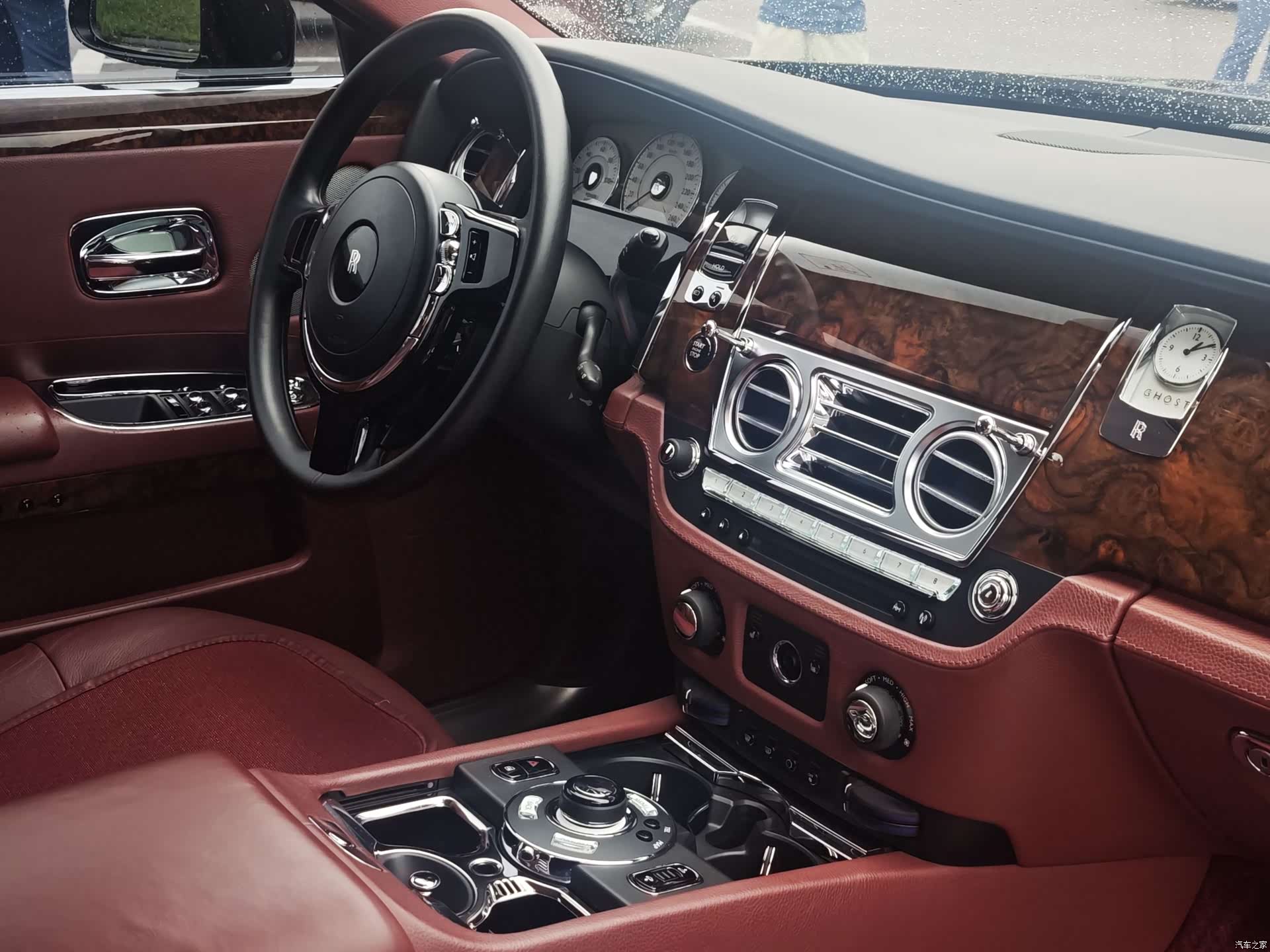 Rolls-Royce Ghost, 2012 9