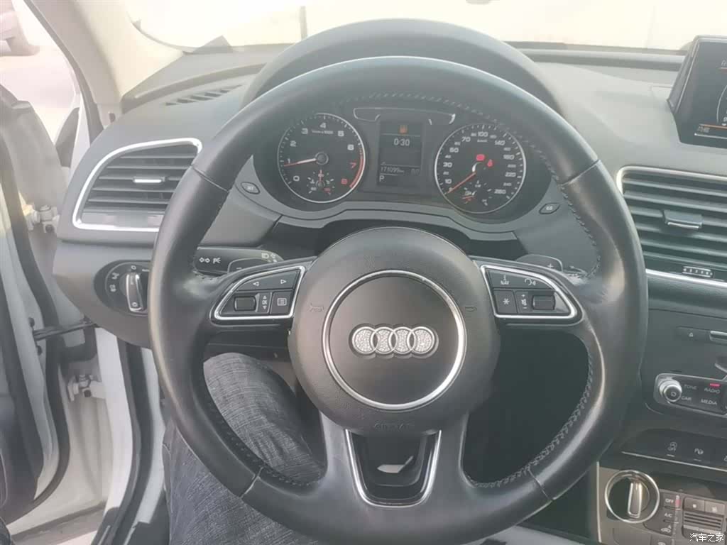 Audi Q3, 2016 11