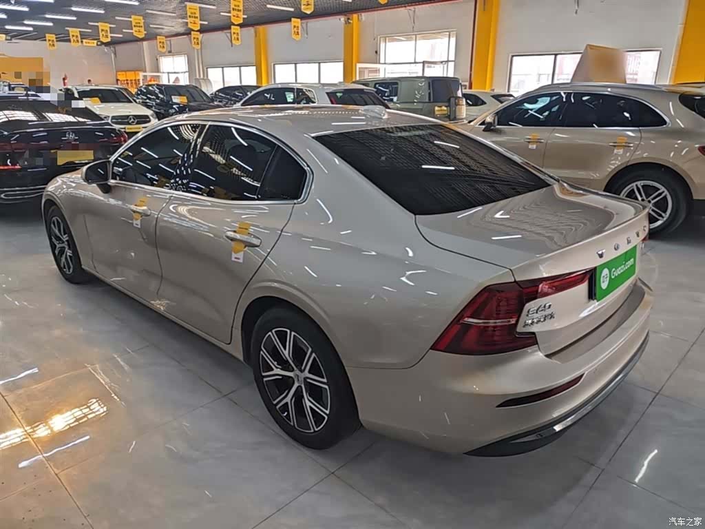 Volvo S60, 2024 все фото