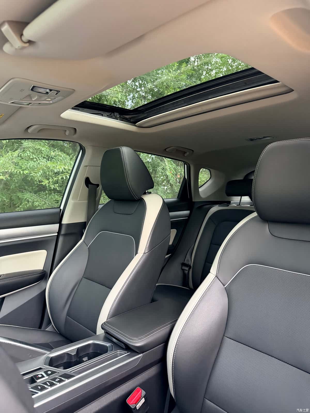 Geely Coolray, 2020 13