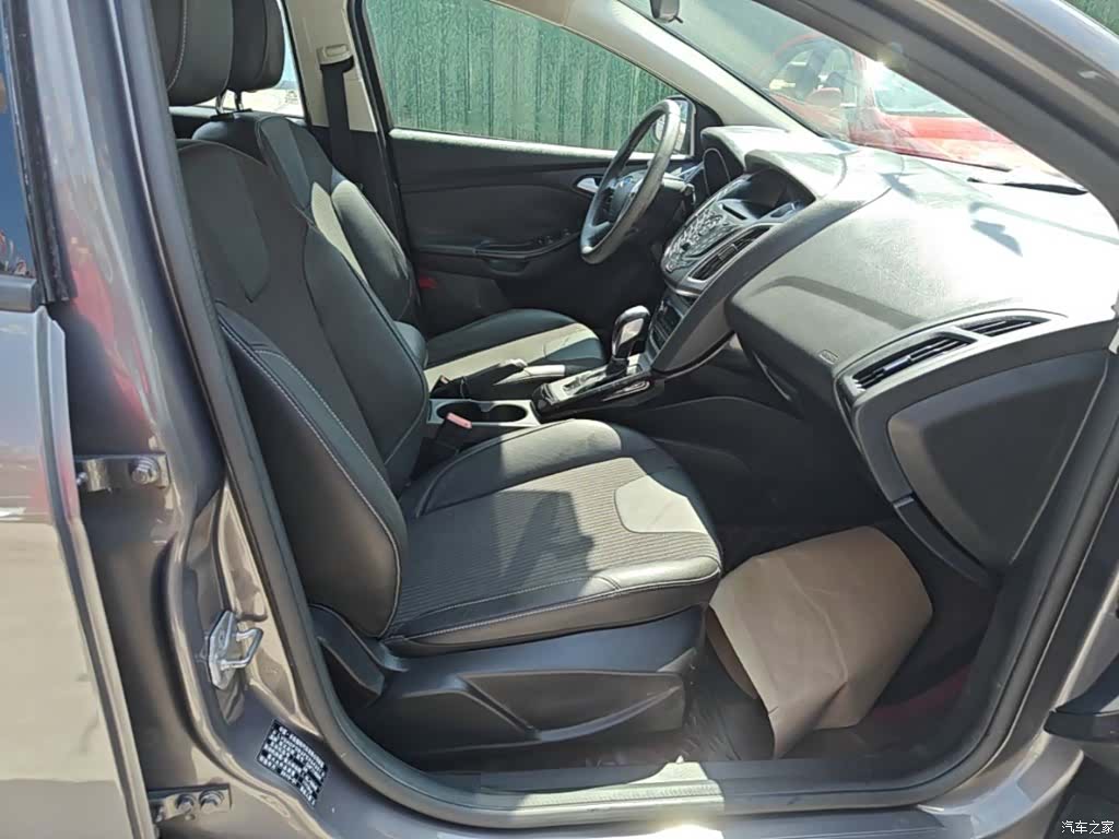 Ford Focus, 2015 25