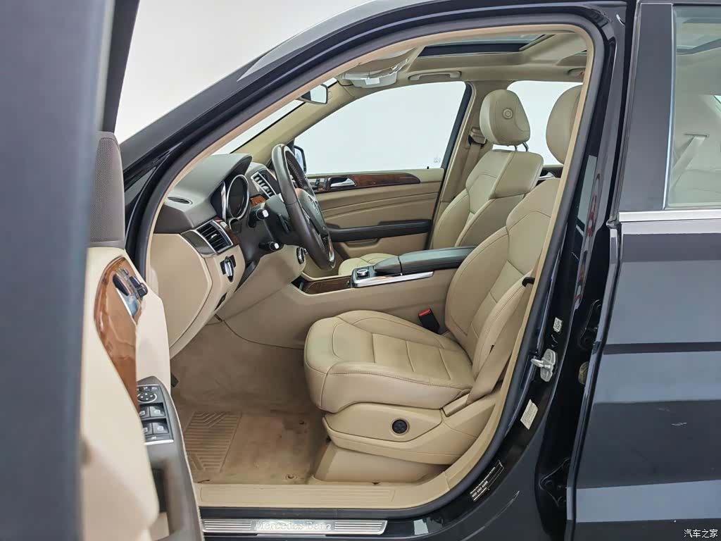 Mercedes-Benz M-Class, 2015 10
