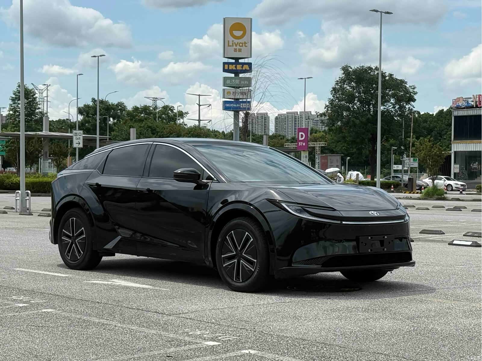 Toyota bZ5, 2025 3