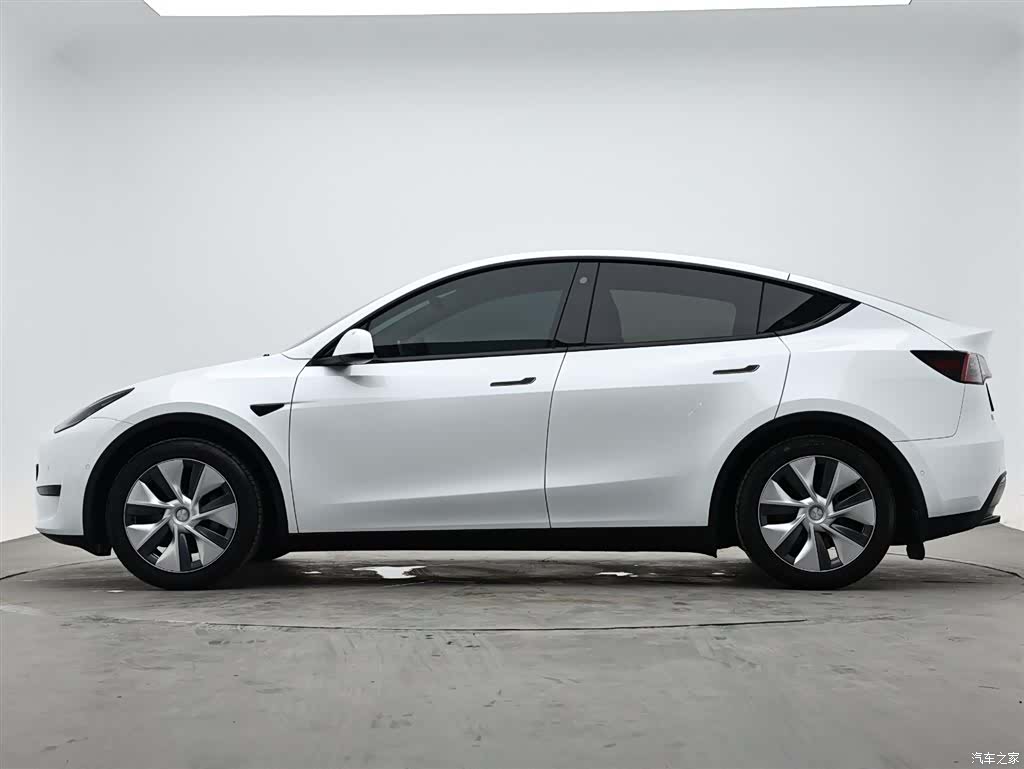 Tesla Model Y, 2023 6