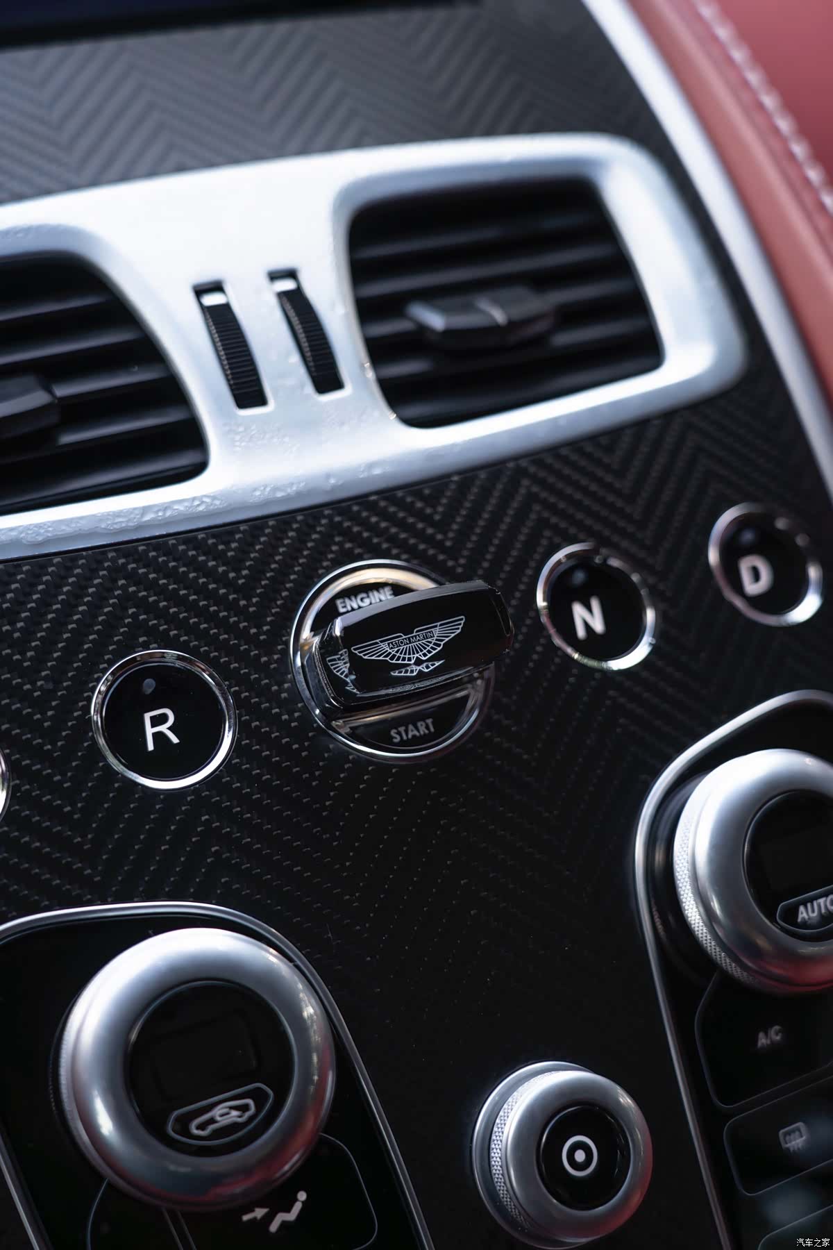Aston Martin Vanquish, 2014 19