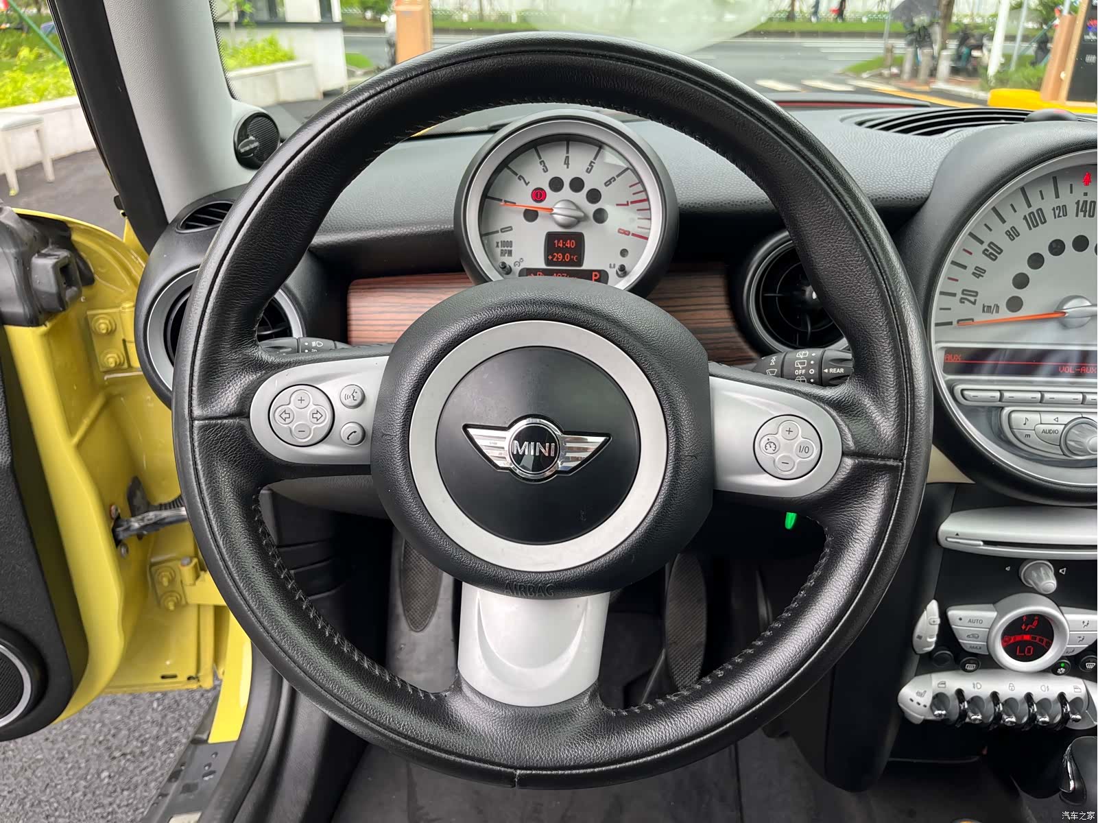 Mini Cooper, 2010 15