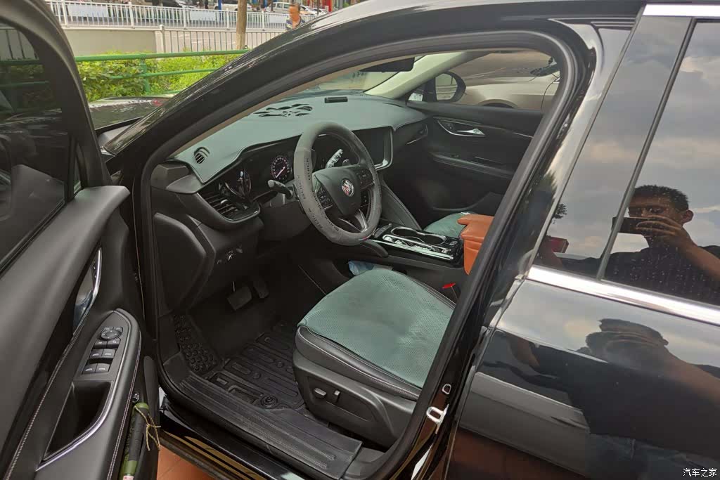 Buick Envision Plus, 2022 9
